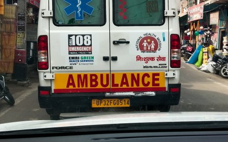 कई घंटा लग रहा जाम रामनगर चौक पर एंबुलेंस फसी