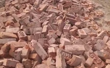 अंबेडकर नगर में पीले ईट का हुआ इस्तेमाल
