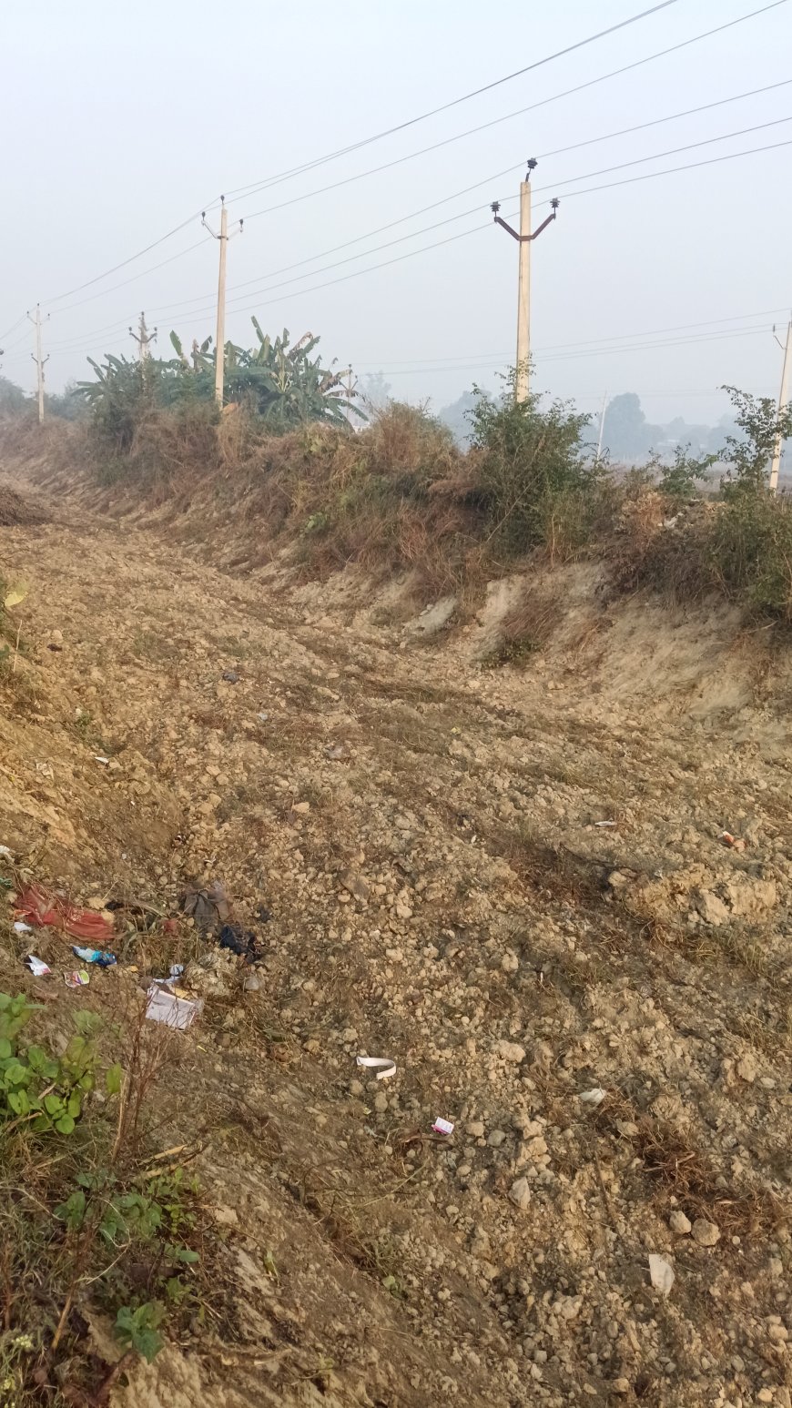 बसखारी जहांगीरगंज रजवाहे में पानी न आने से किसान परेशान