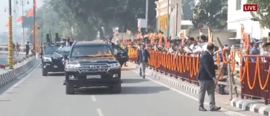प्रधानमंत्री का अयोध्या में भव्य स्वागत किया गया