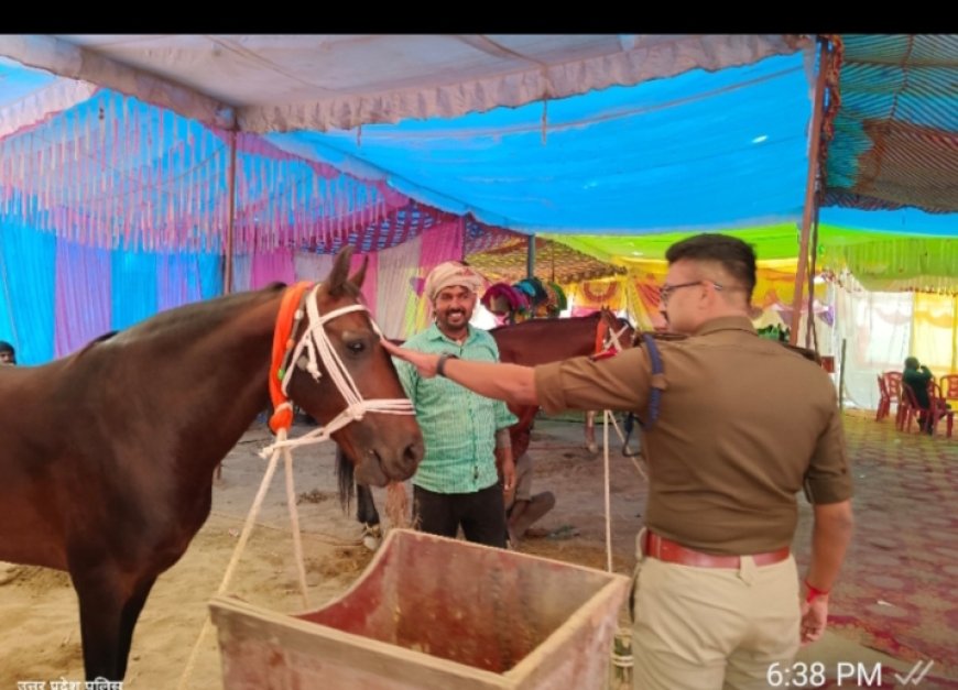 मेले में आकर्षण का केंद्र बना घोड़ा एसपी के देखरेख में